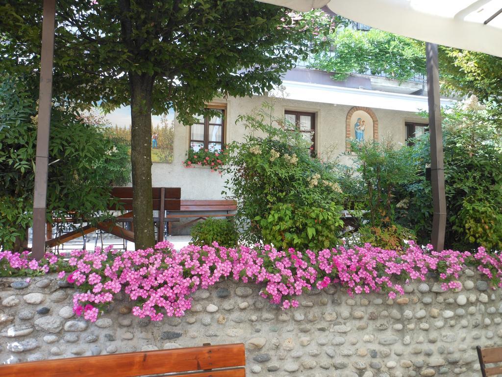 Agriturismo Cassinazza Orsenigo Luaran gambar