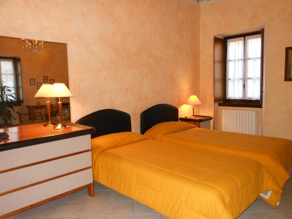 Agriturismo Cassinazza Orsenigo Luaran gambar